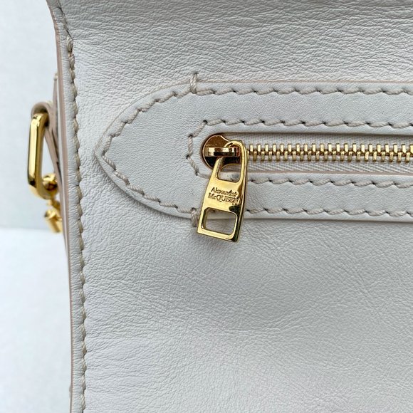 Alexander McQueen The Story Whipstitch Leather Bag - Picture 13 of 16